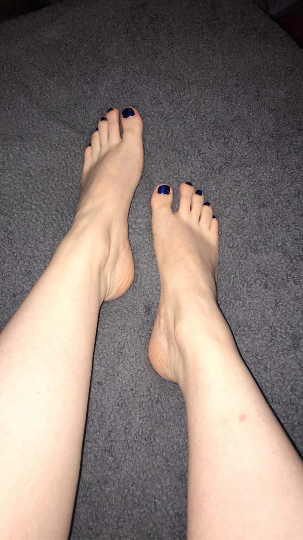 Tiny Feet👣 profile banner