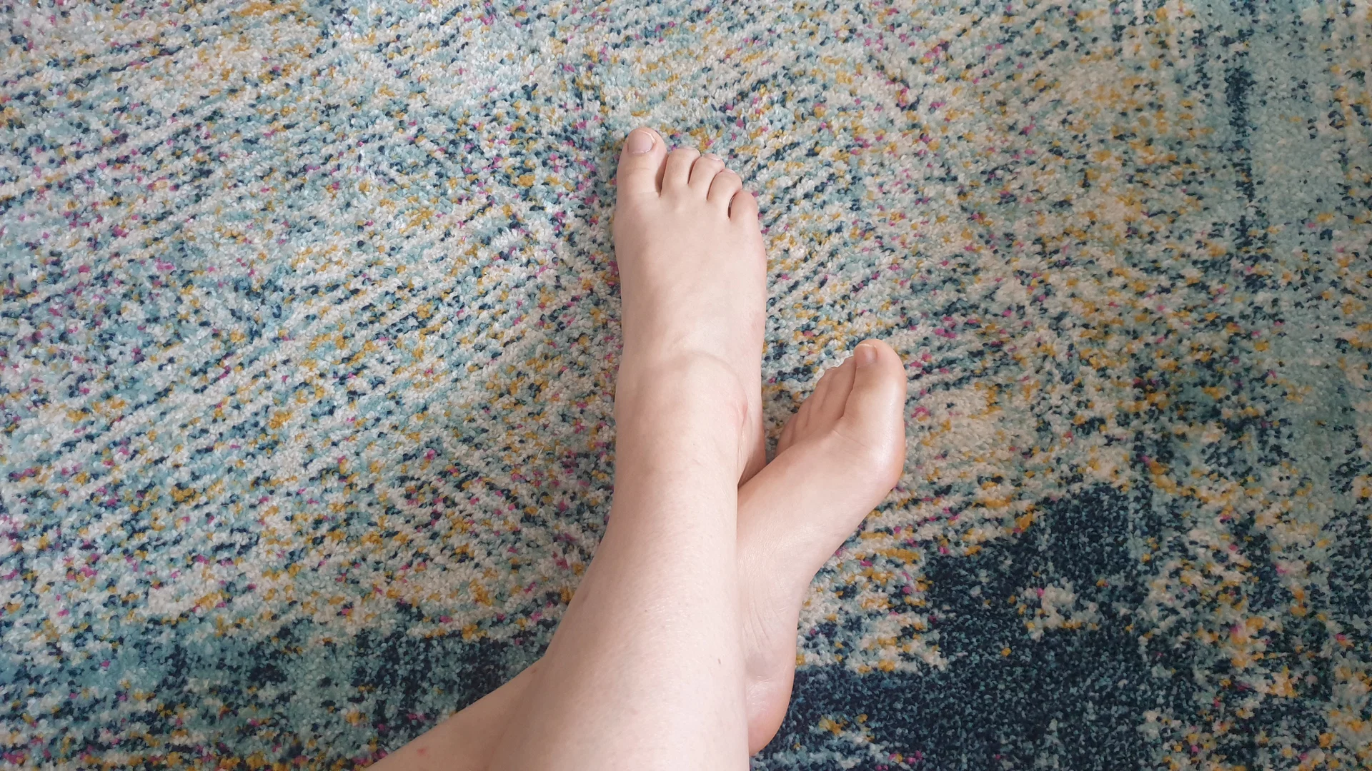 Kissy foot profile banner
