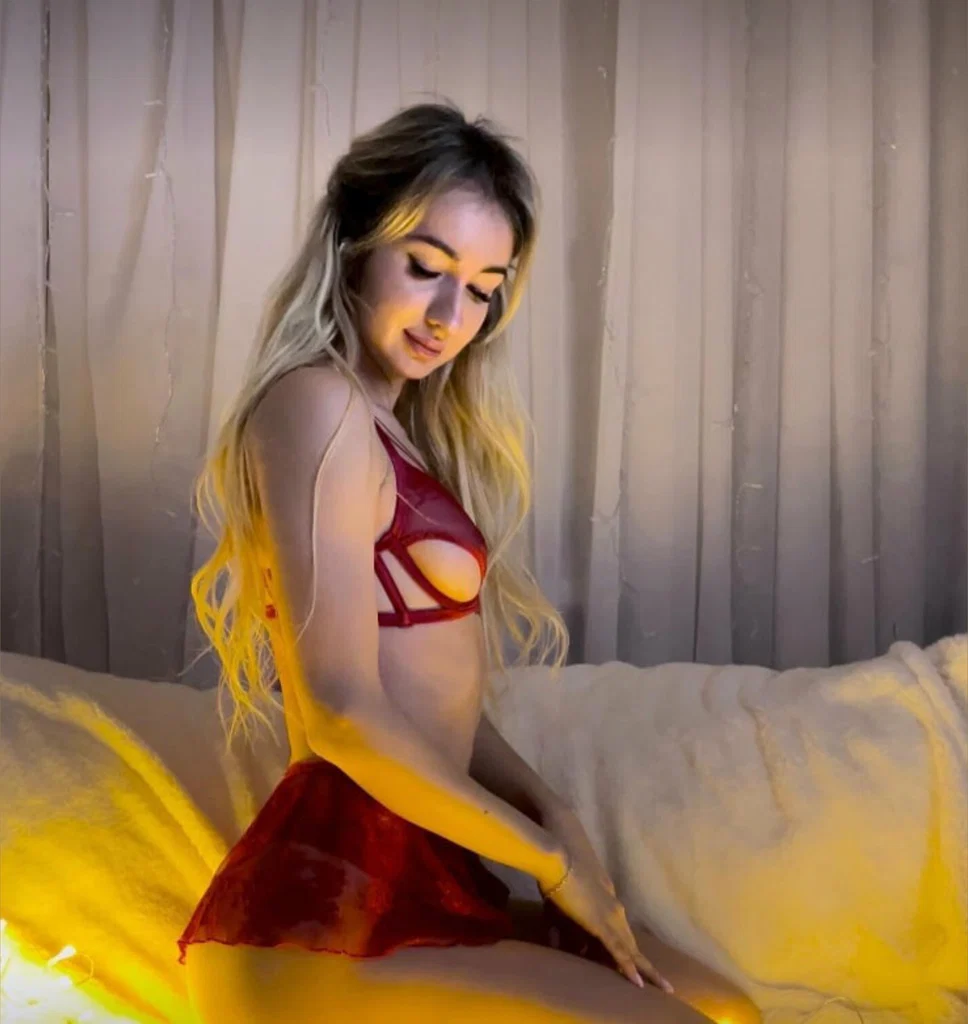 🔥𝐎𝐥𝐥𝐲 𝐌𝐢𝐥𝐥𝐬🍑's avatar