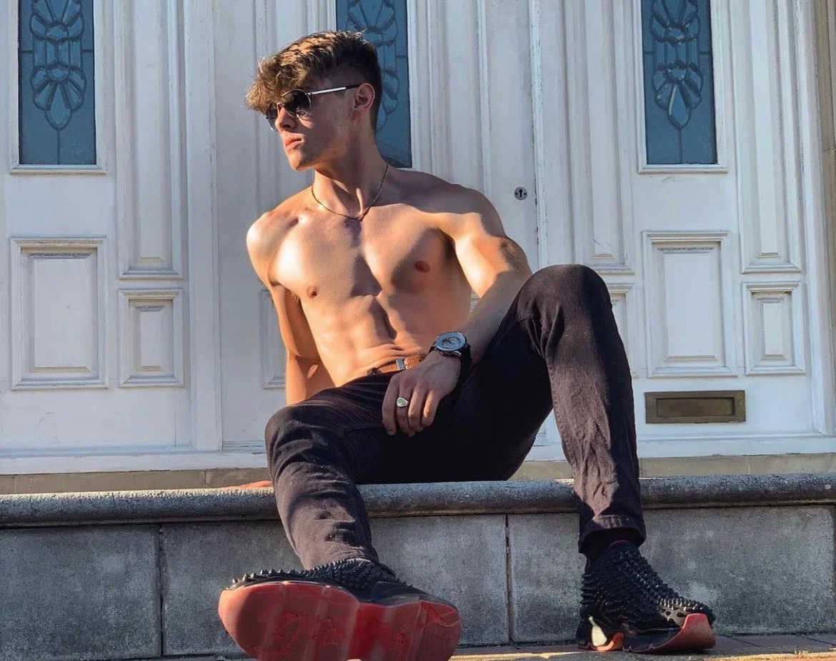 Ollie Nibs profile banner