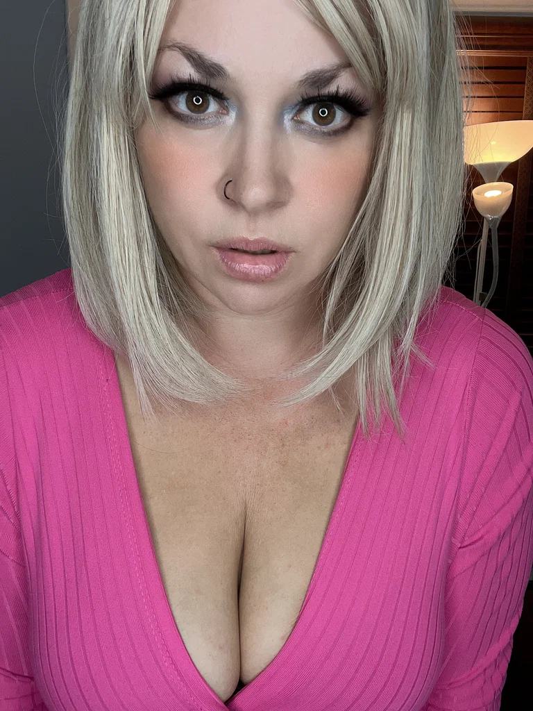 ⛓ kinky pegging mommy domme HarleyRey 💋's avatar