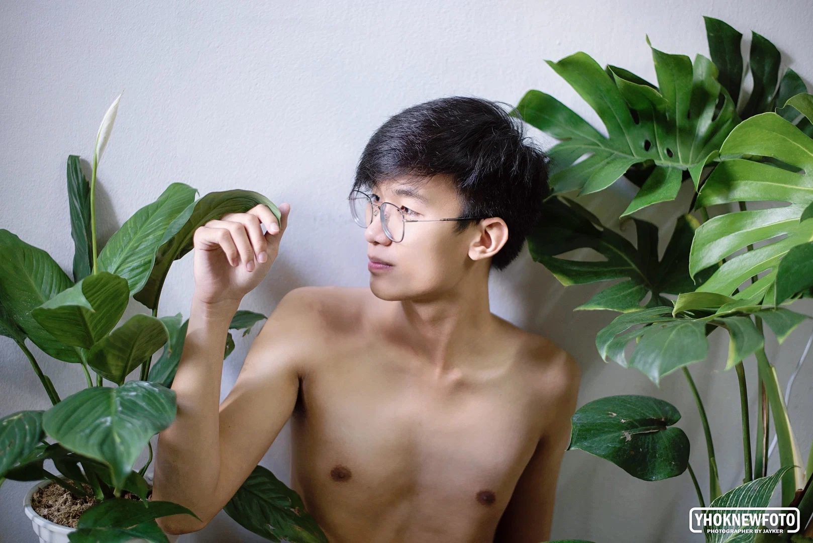 M-Mo profile banner