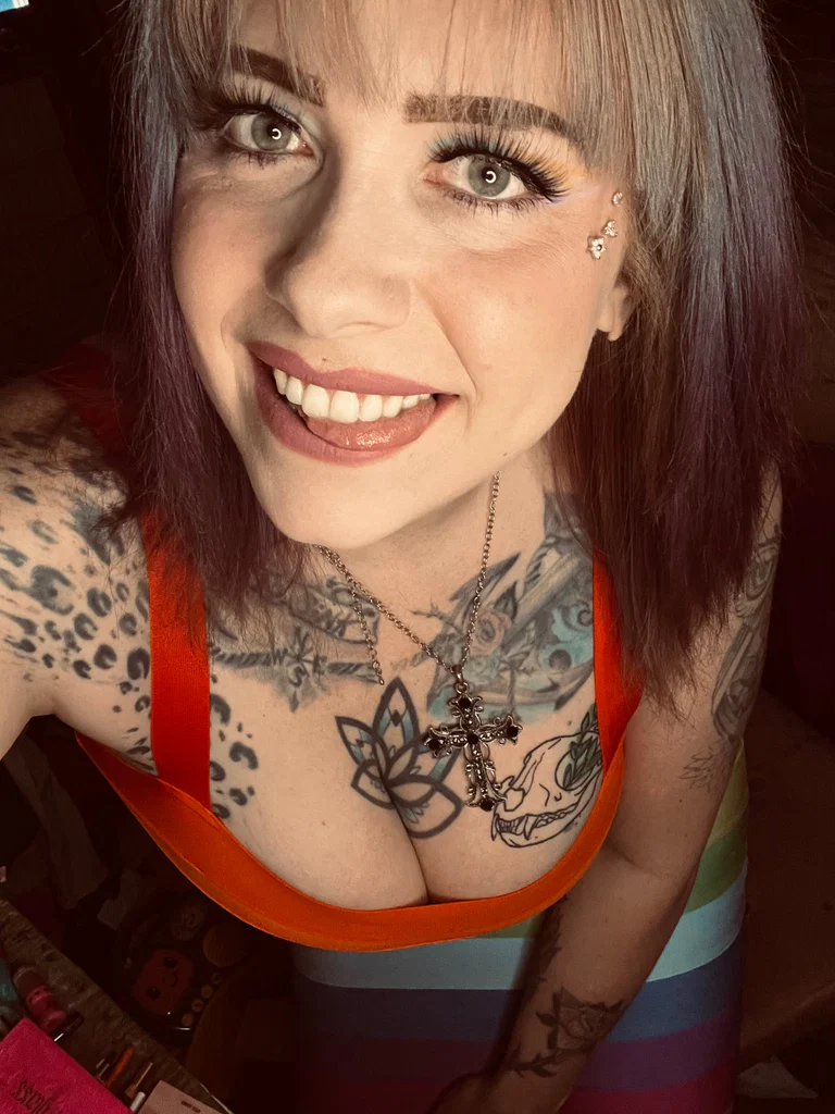 Brandi Leigh's avatar