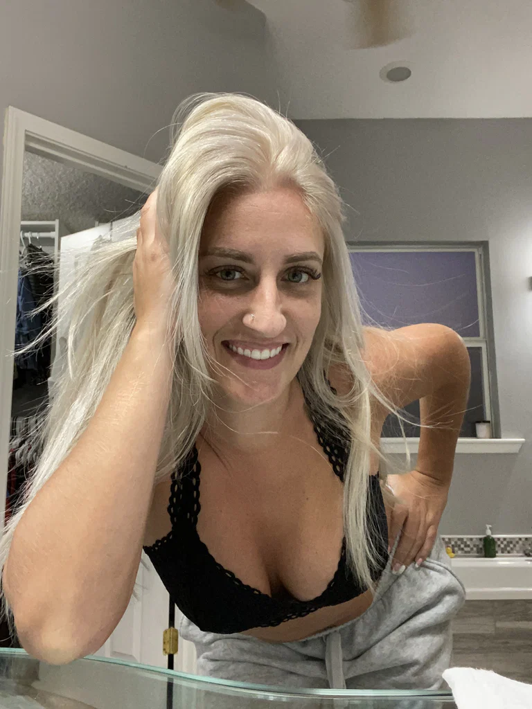 SxyBlndMom-MLIF's avatar