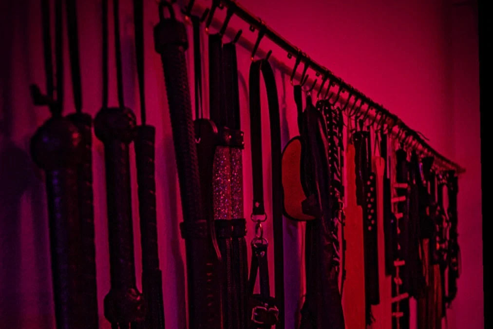 Eliza Queen profile banner