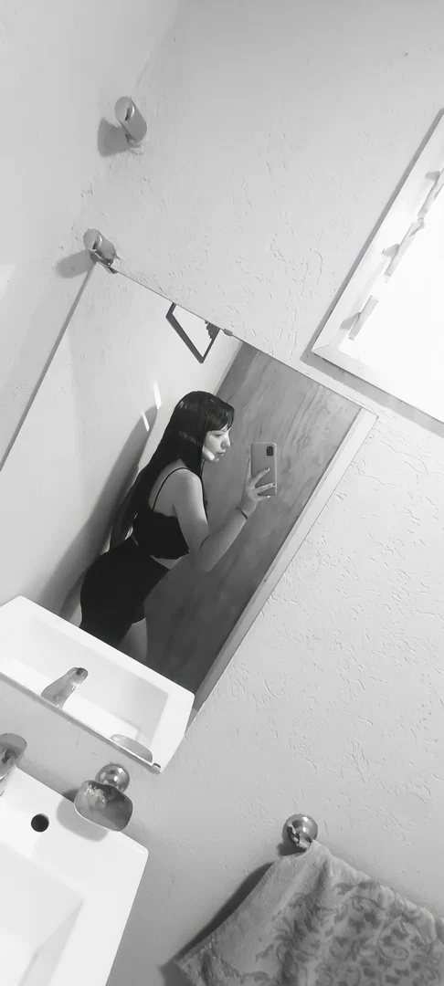 Mia🖤 profile banner