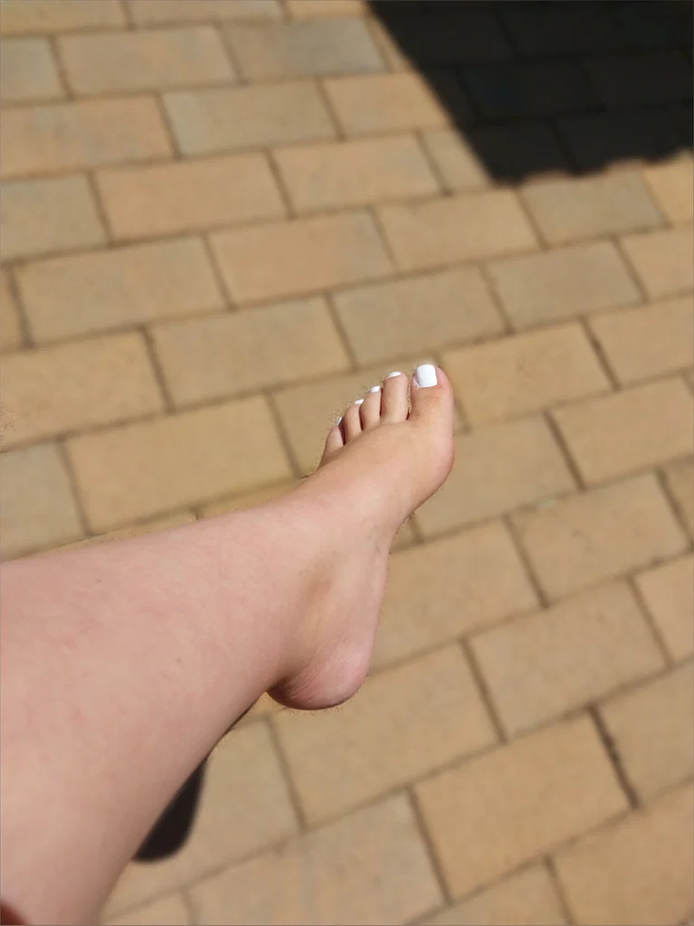 Petite Flirty Feet ♡
