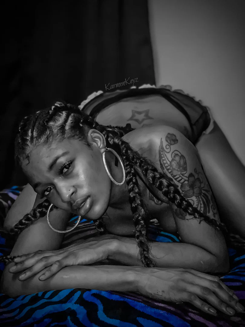 Karmen Riches profile banner