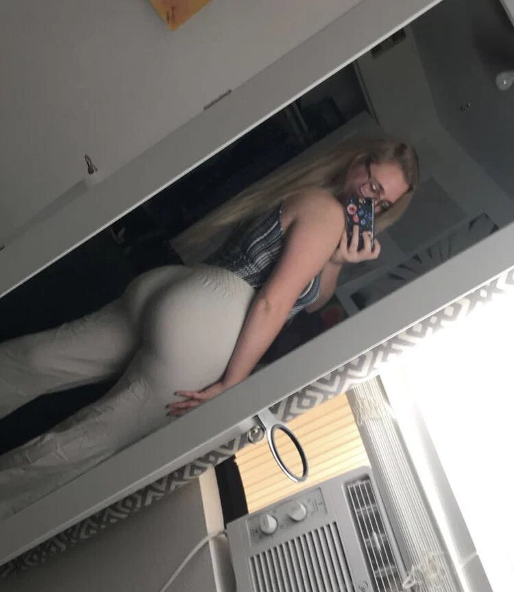 Lexi's avatar