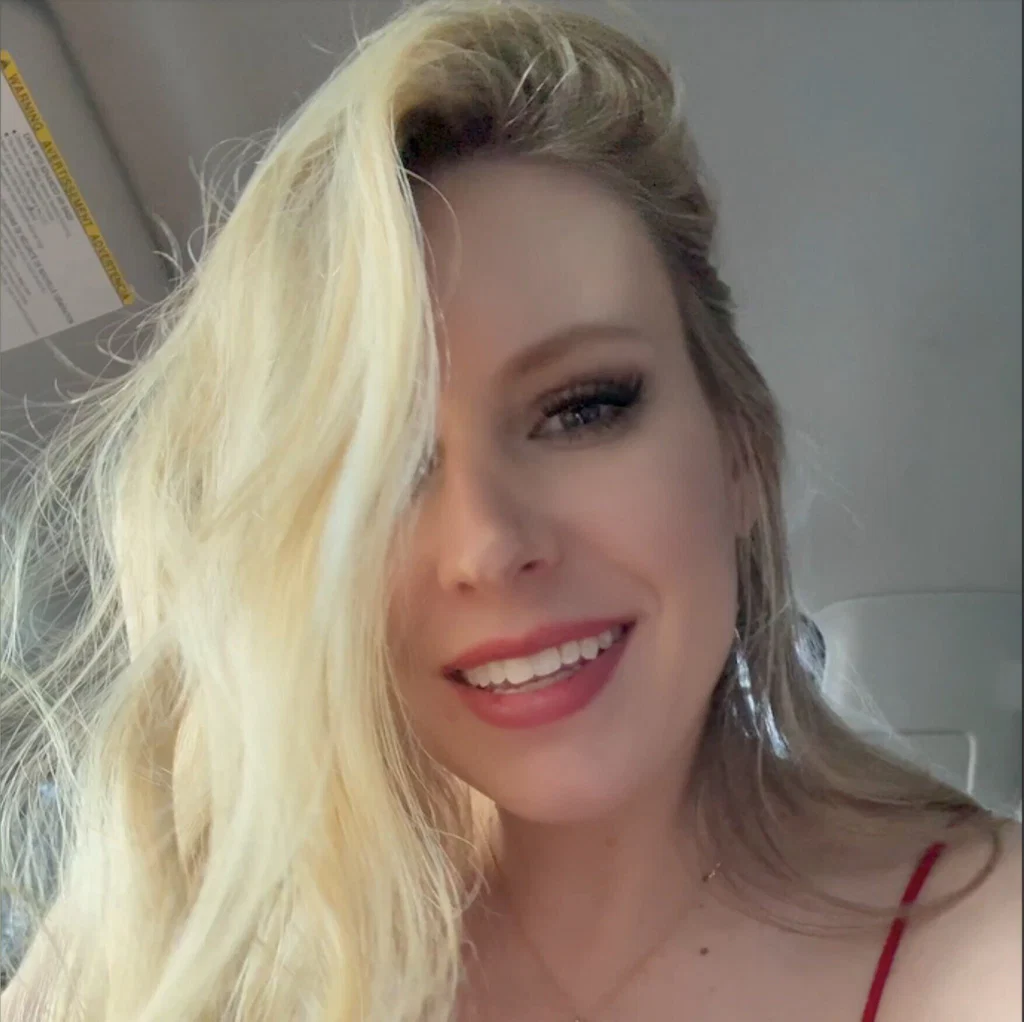 Sofia 🦋 💦🤰