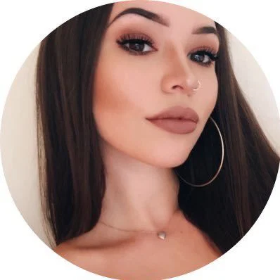 Amba 🌹's avatar
