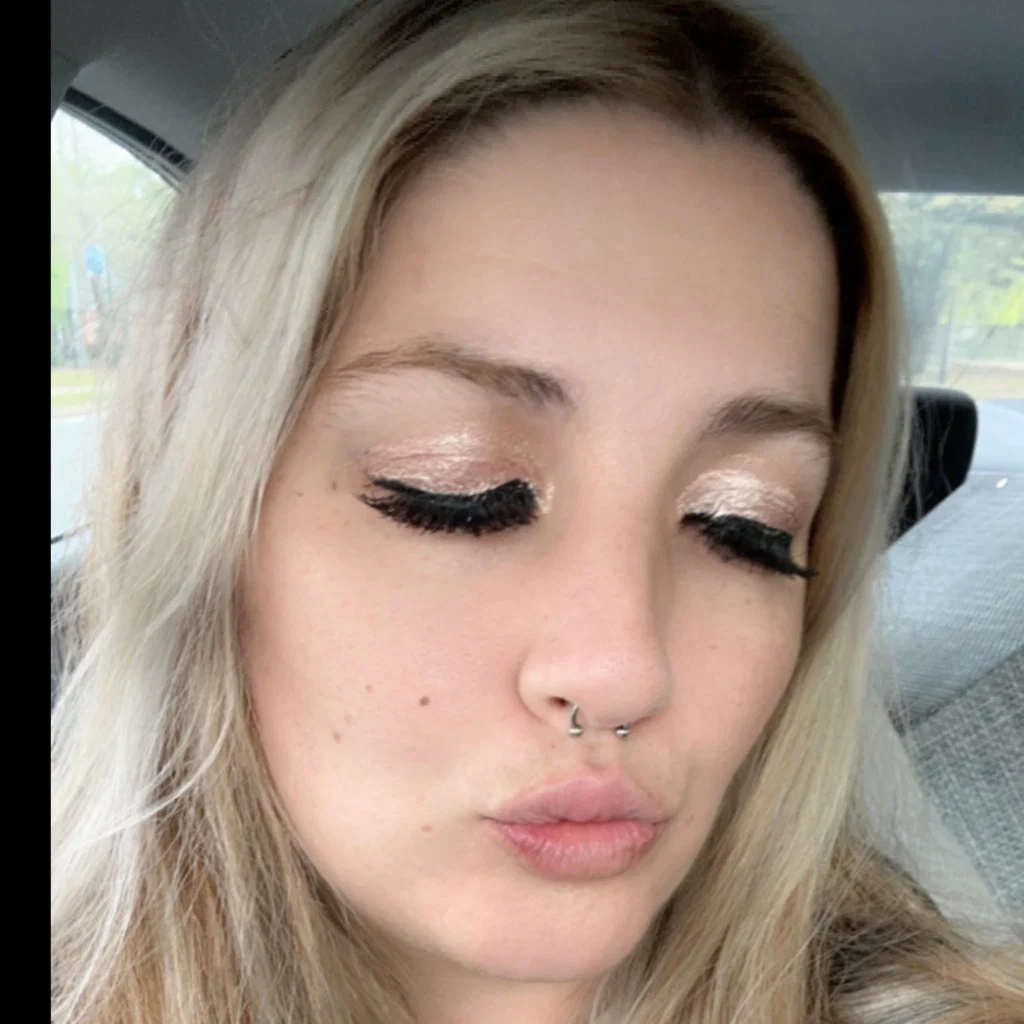 Sasha Sins's avatar