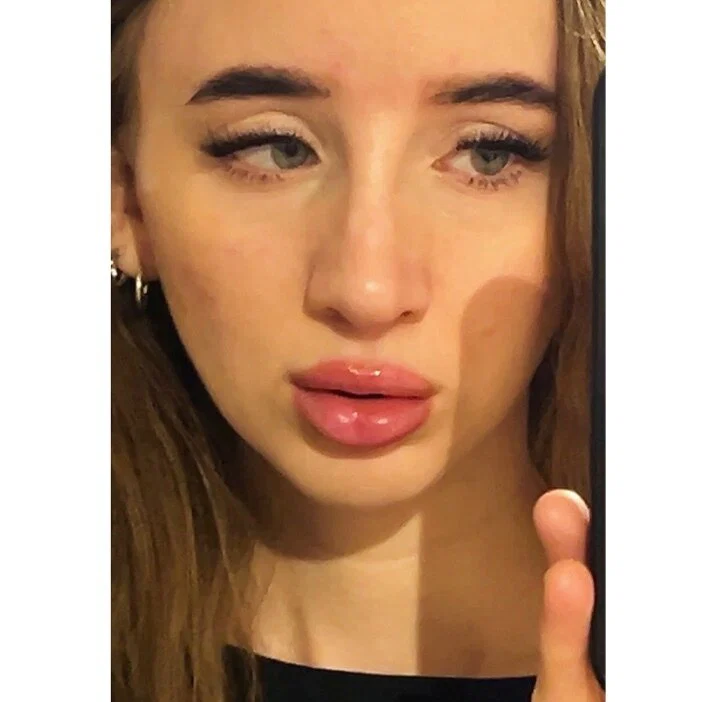 Emily😽's avatar