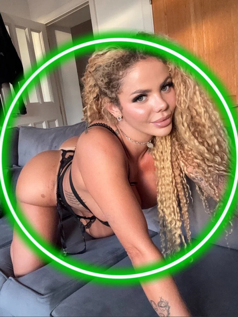 WIFEY C**M SL**T 😈's avatar