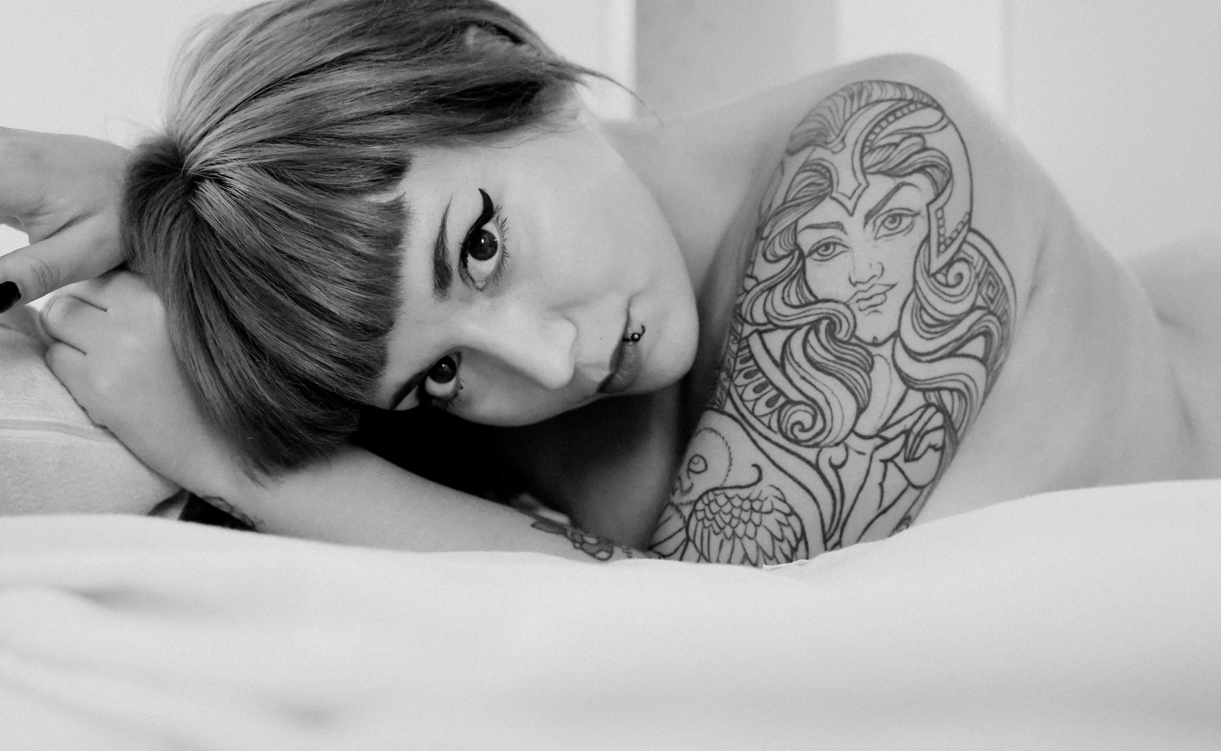 Helena Graves profile banner