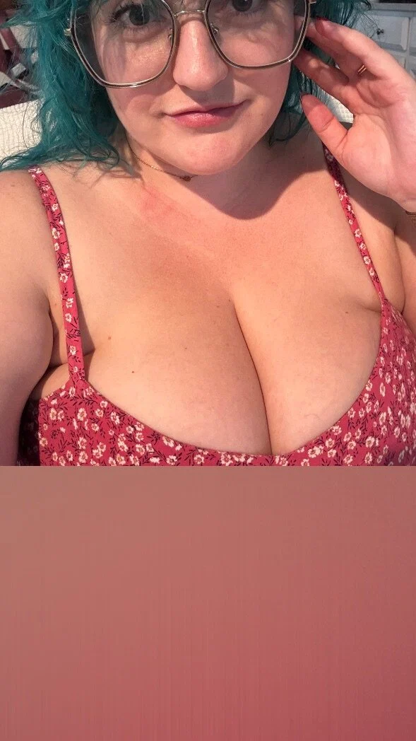 Chubby_Hotwife profile banner