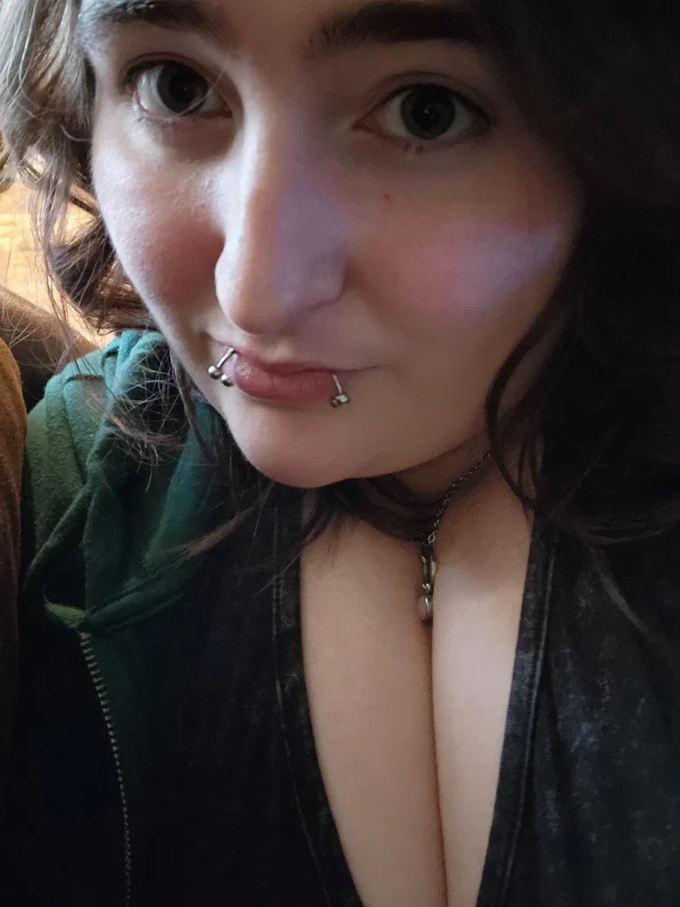 LovelyElle's avatar