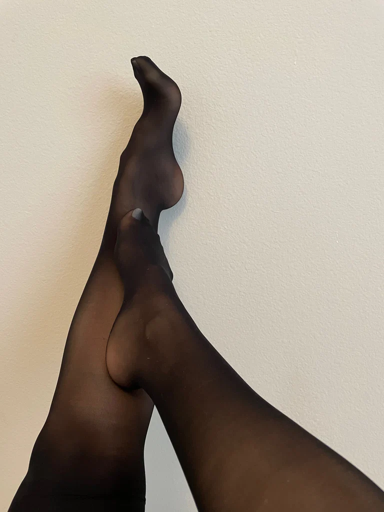 Soft Mommy Feet's avatar