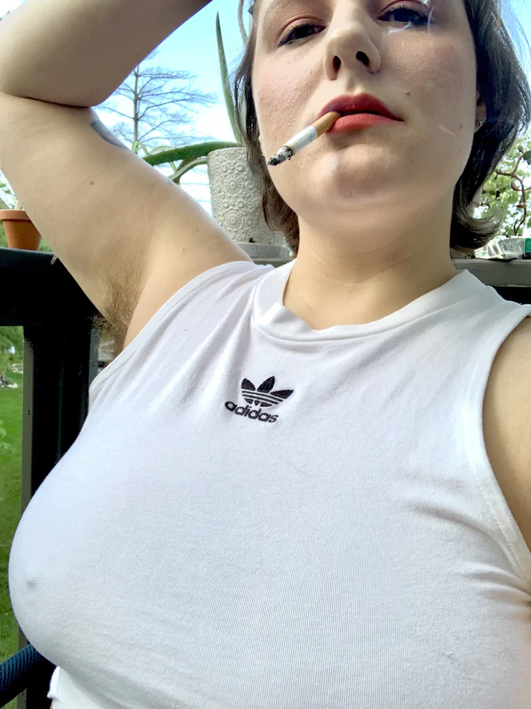 Lu Sweet's avatar