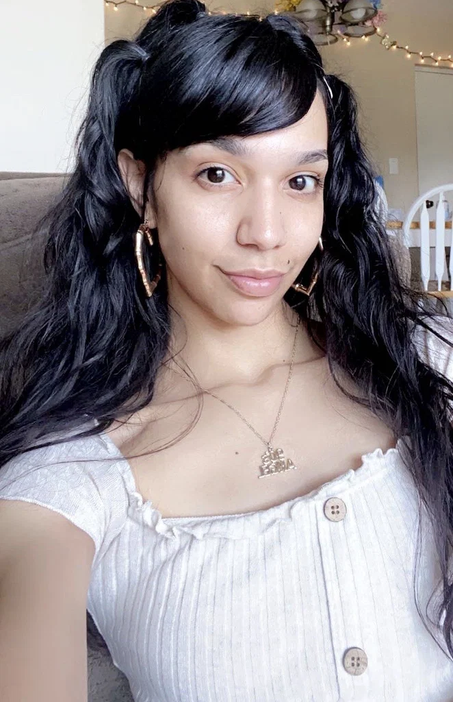 Queen Bee Zelle's avatar