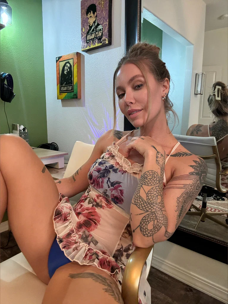 Nicole Aniston