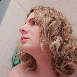 Roxie Roller's avatar