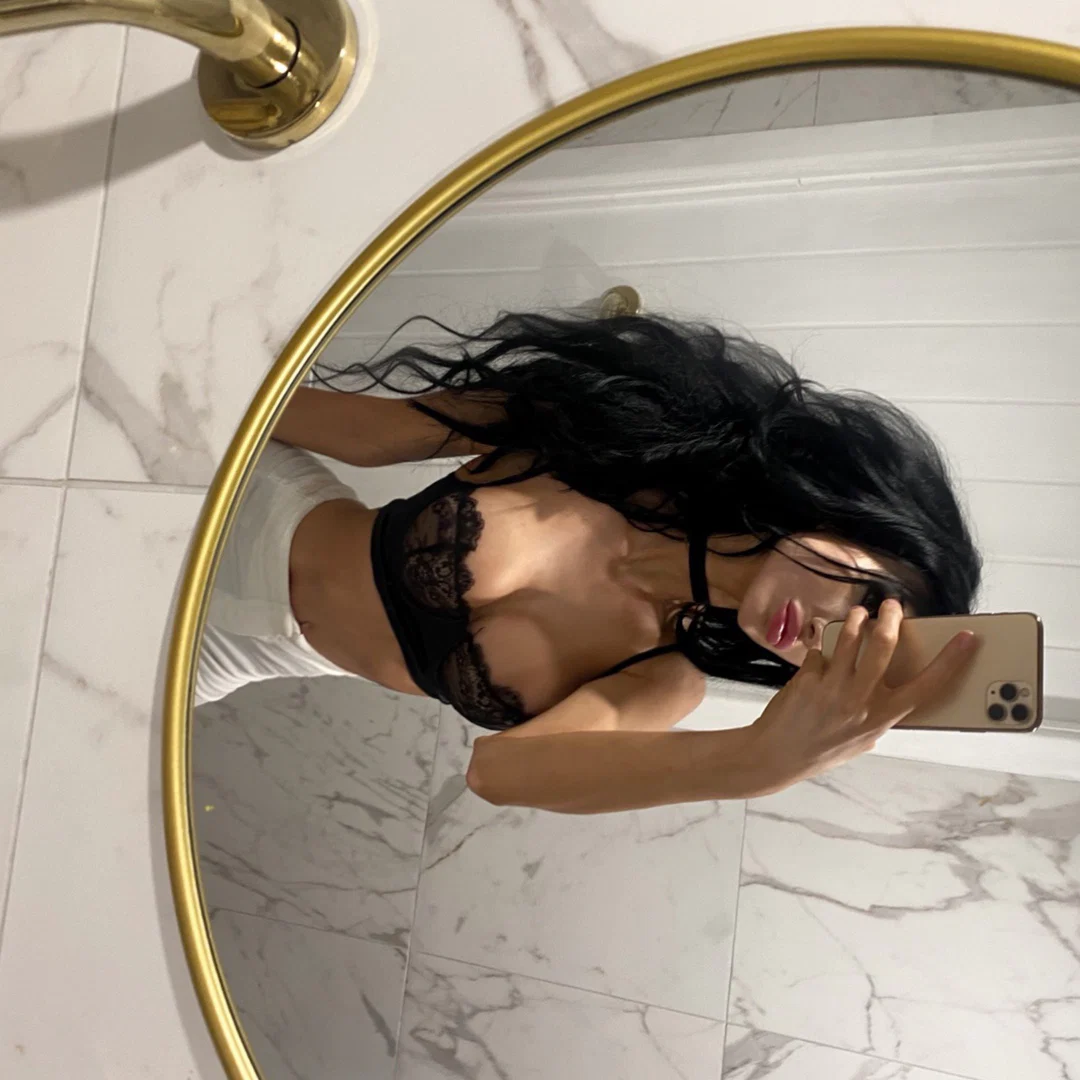 UK DOLL π profile banner