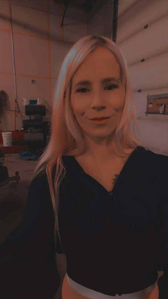 PETITE MILF 😘😘
