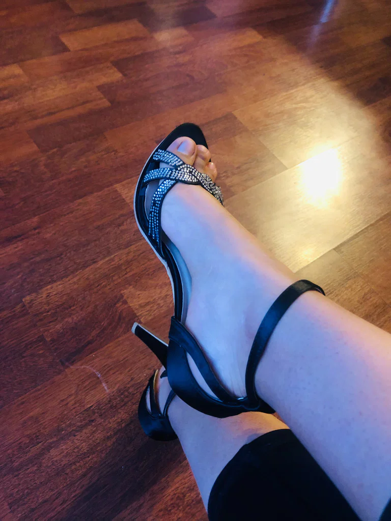 Antonia Feet