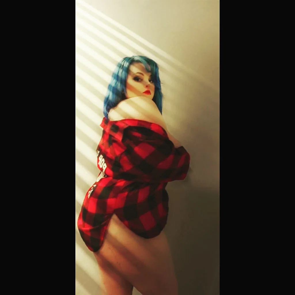 Roxy's avatar