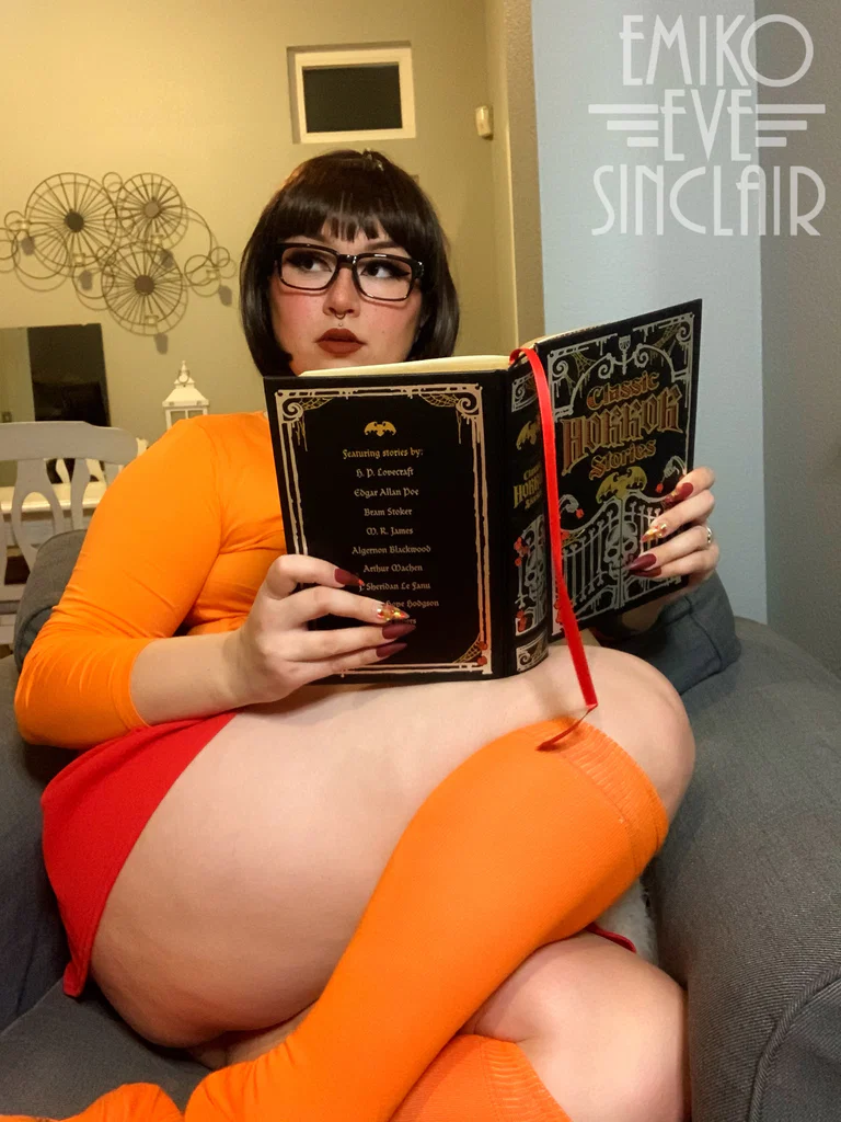 Emiko Eve Sinclair's avatar