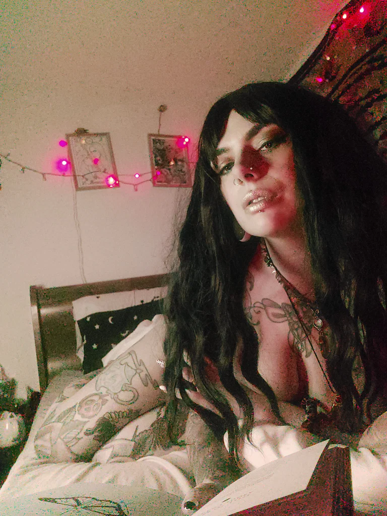 Kitty Bella 🥀🔮's avatar