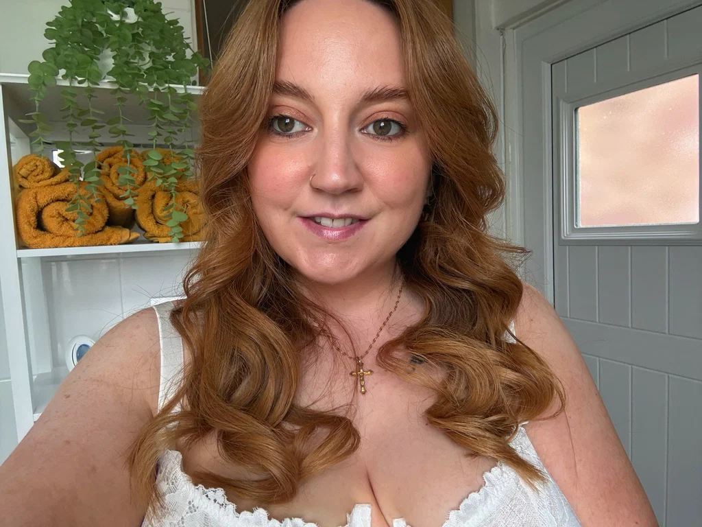 Spicy TikTok Ginger | SCOTTISH &amp; CURVY