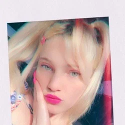 Miss Ava Rosé's avatar