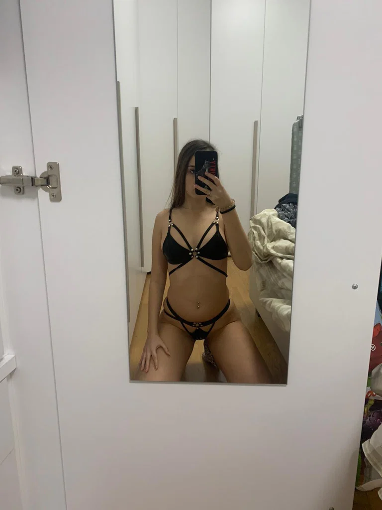 Ally Sweety's avatar