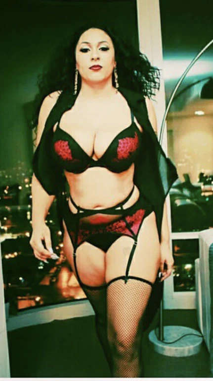 Dominique profile banner