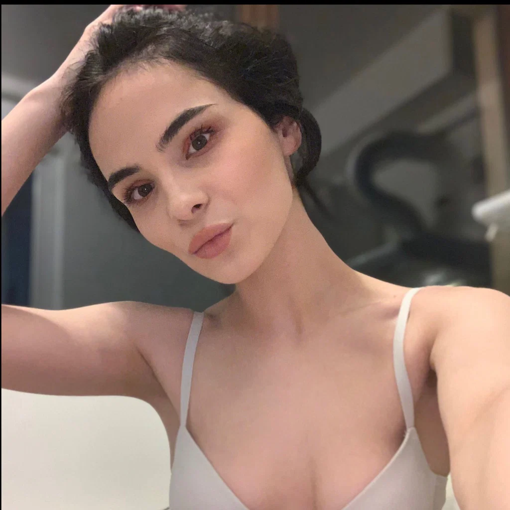 🌸 Sasha Baker's avatar
