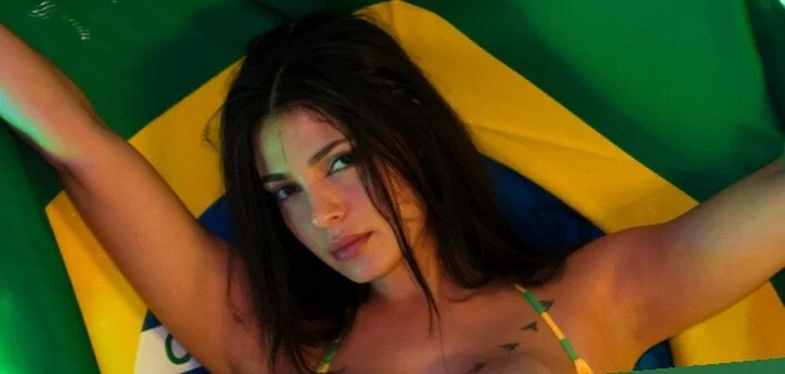 Daiane Tomazoni profile banner