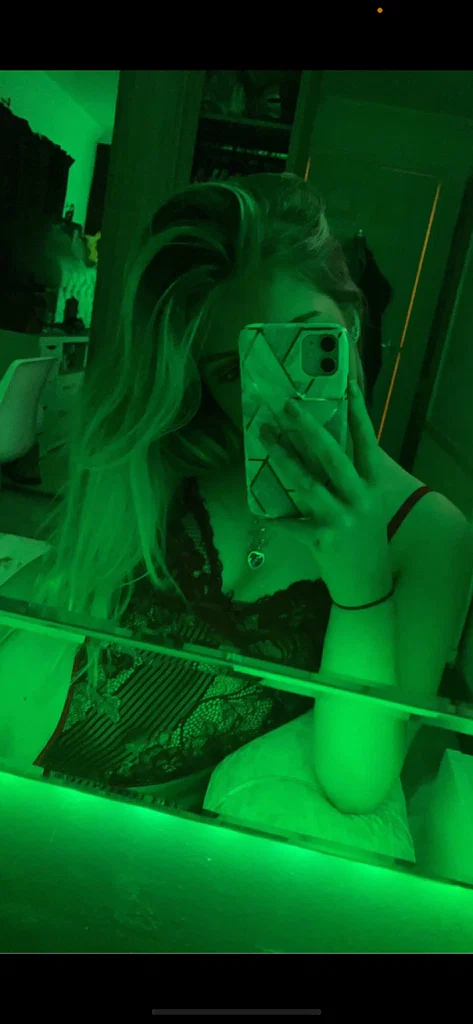 Katie Hudson🥵's avatar