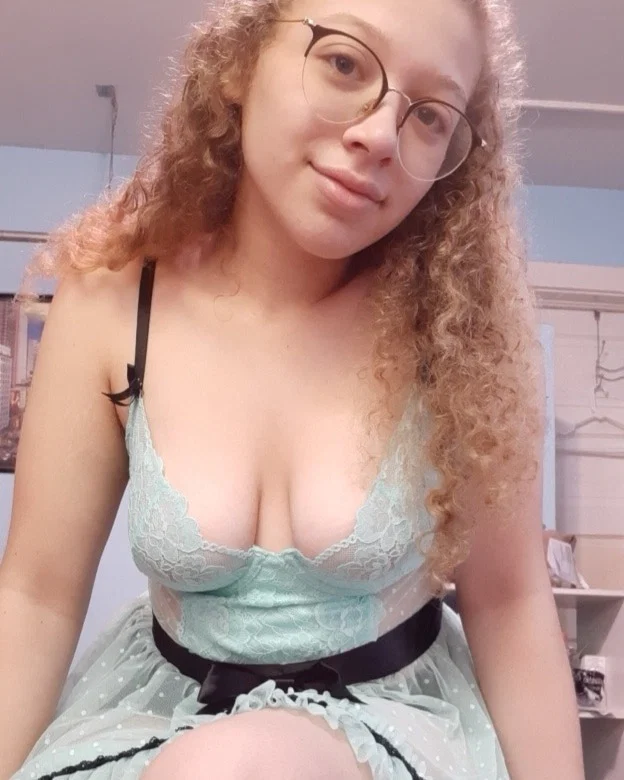 Blonde With a Bong's avatar