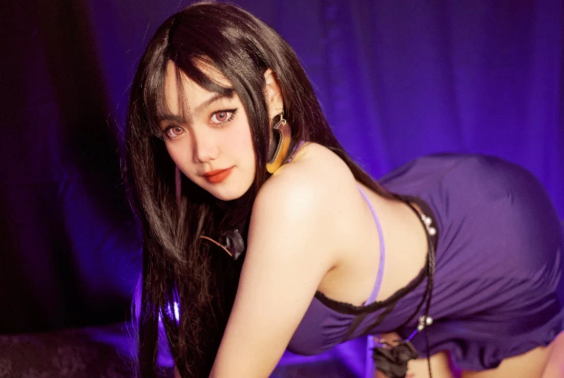 Anna Hitomi profile banner