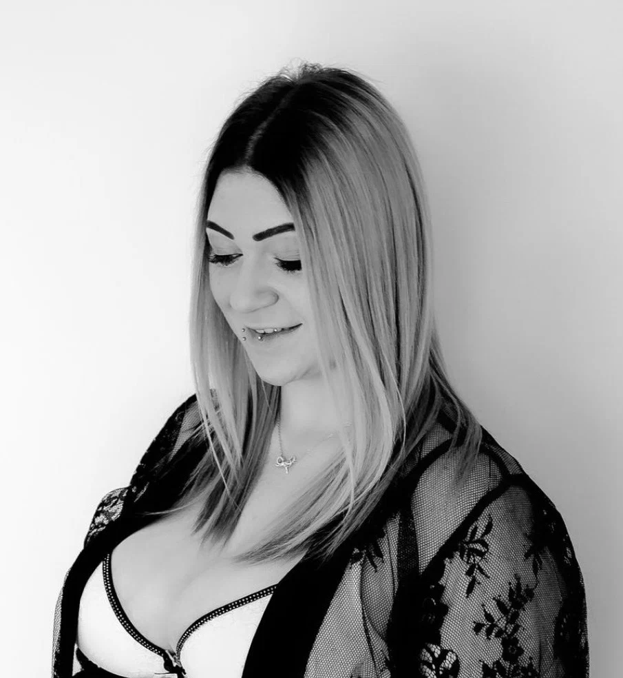 Curvy_Sandra profile banner