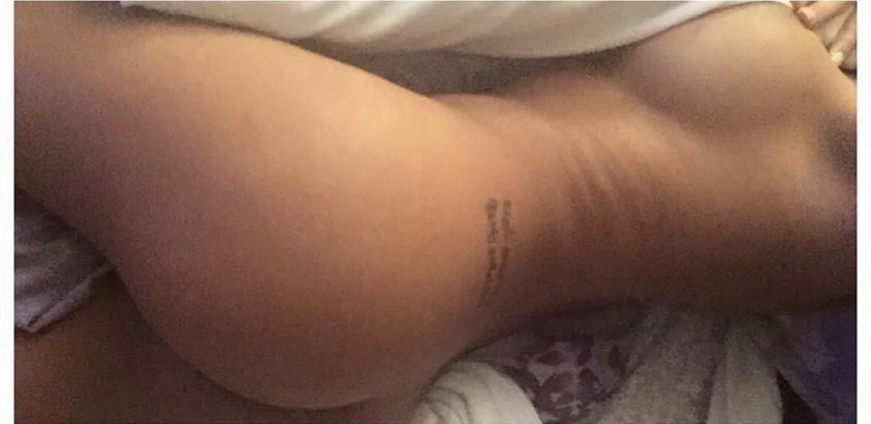 Sexy Naomi profile banner