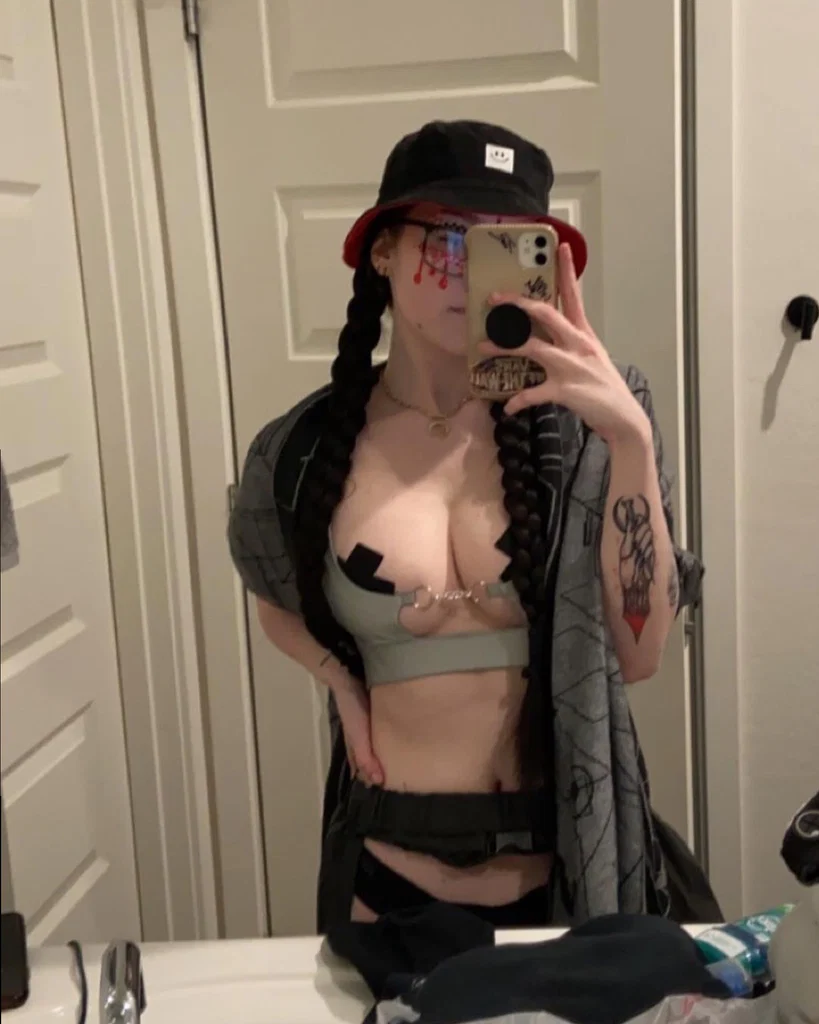fern (THEY/THEM)'s avatar
