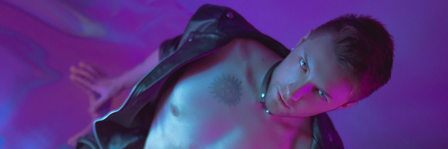 E V E R Y B E R Y profile banner