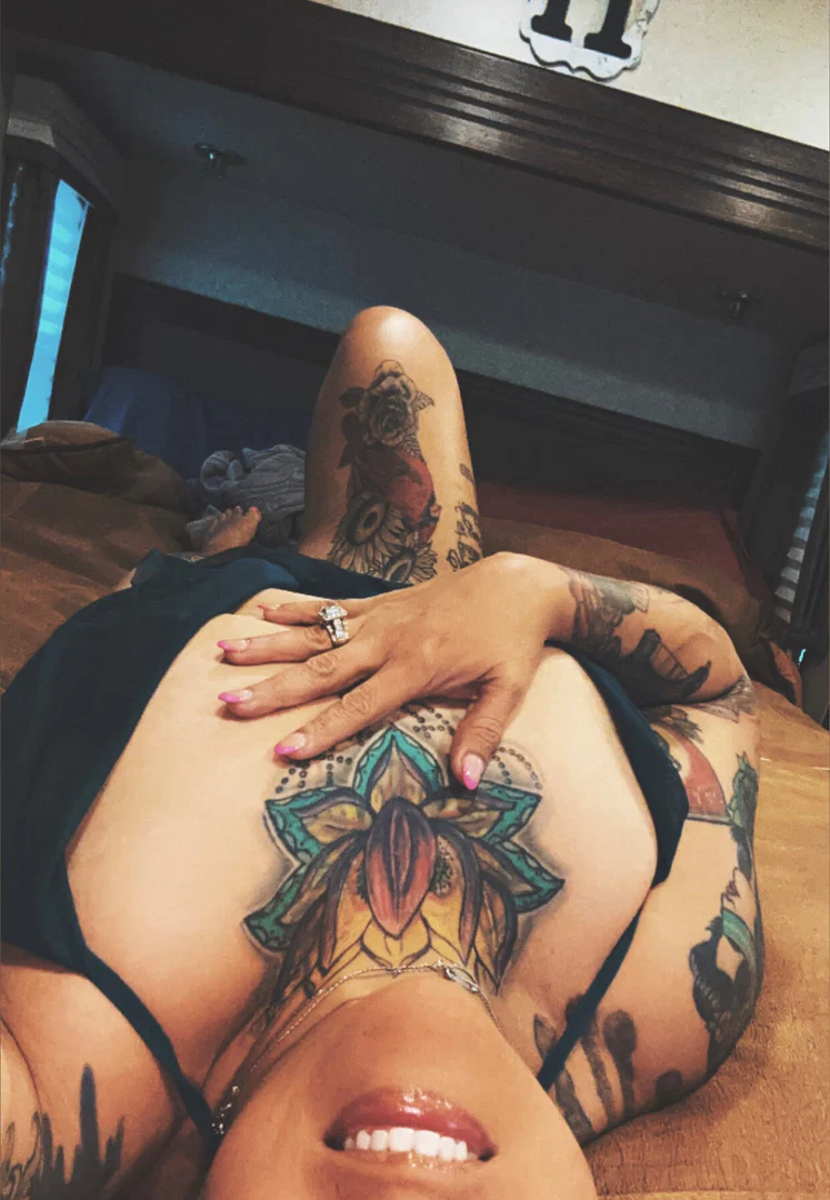TattooedHotwife profile banner