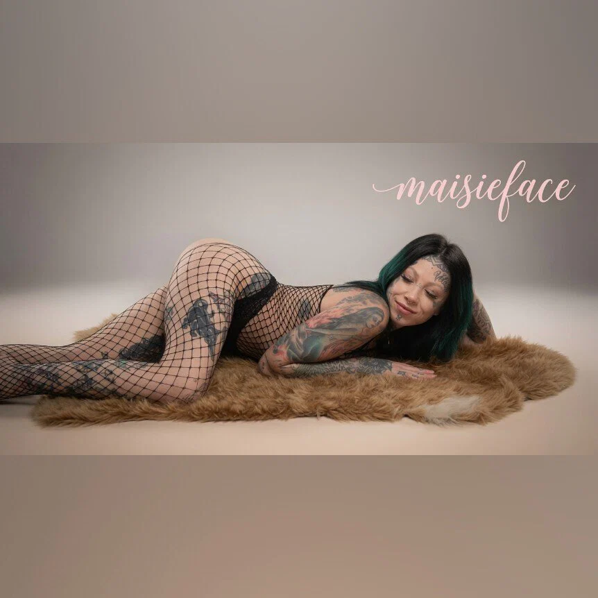maisieface profile banner