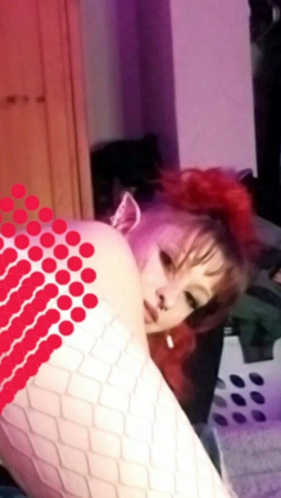 Ellena's avatar
