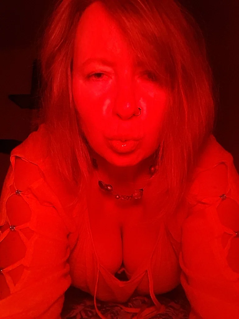 Sara Divine's avatar