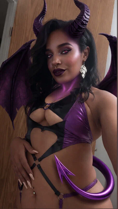 Succubus Seraphine (Free to Subscribe)